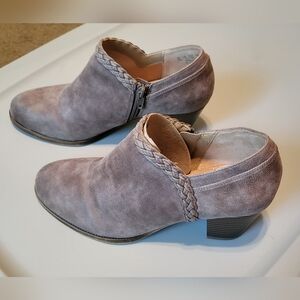 Life Stride Velocity 2.0 Flex Gray Suede Ankle Booties